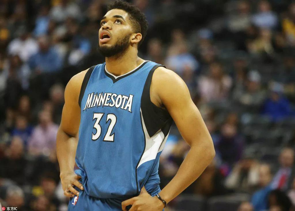 雄鹿在字母 雄鹿在字母